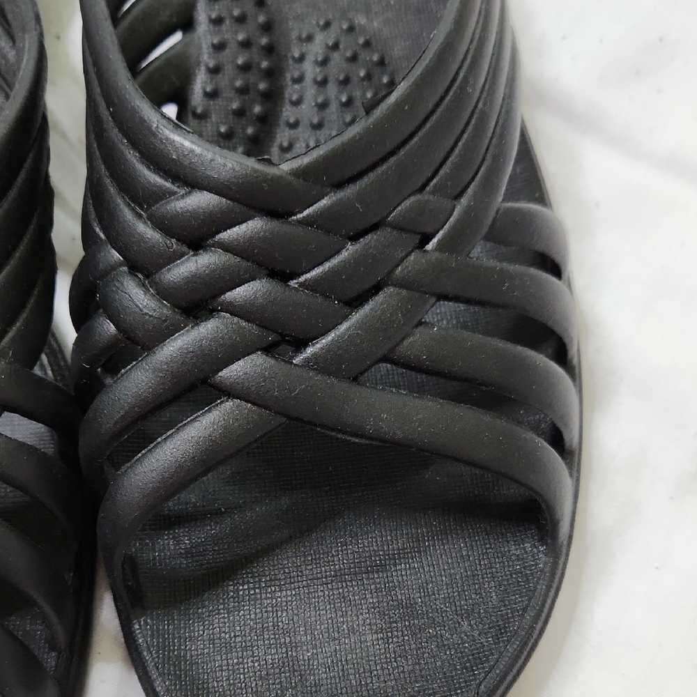 Okabashi Black Woven Slip-On Sandals - Picture 8 of 9